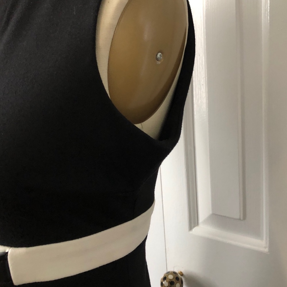 Classic Design sleeveless Dress - Picture 5 of 5